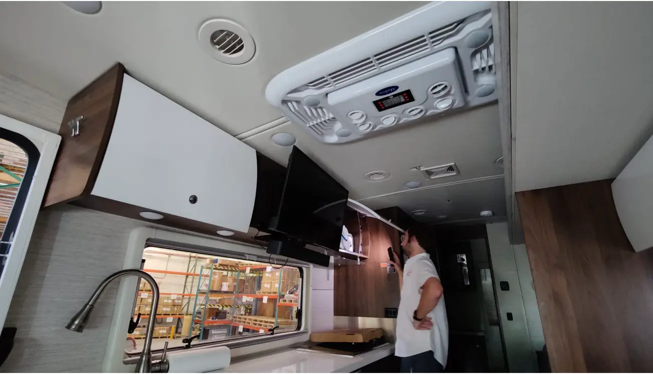 ROOFTOP
RVSC 12000 BTU DC 12V RV Air Conditioning - Figure 26