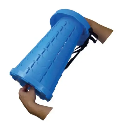 Kogan LPSTLBA Collapsible Stool - Expanding the Stool